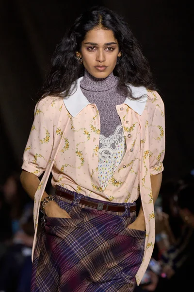 Look 11